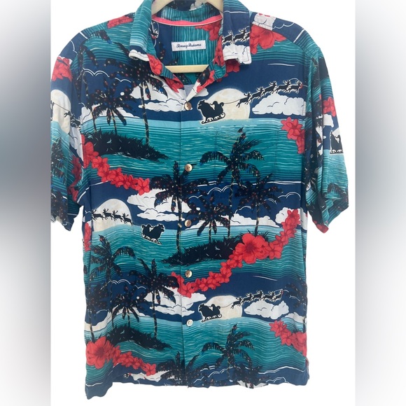 Tommy Bahama Other - Tommy Bahama Silk Men’s Hawaiian Christmas Print Shirt. Short Sleeve Size Medium